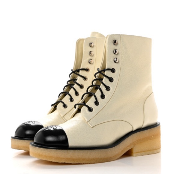 New Chanel Classic Lace Up Boots 39 Pearlized Grained Calfskin Cap Toe Combat - Picture 15 of 15